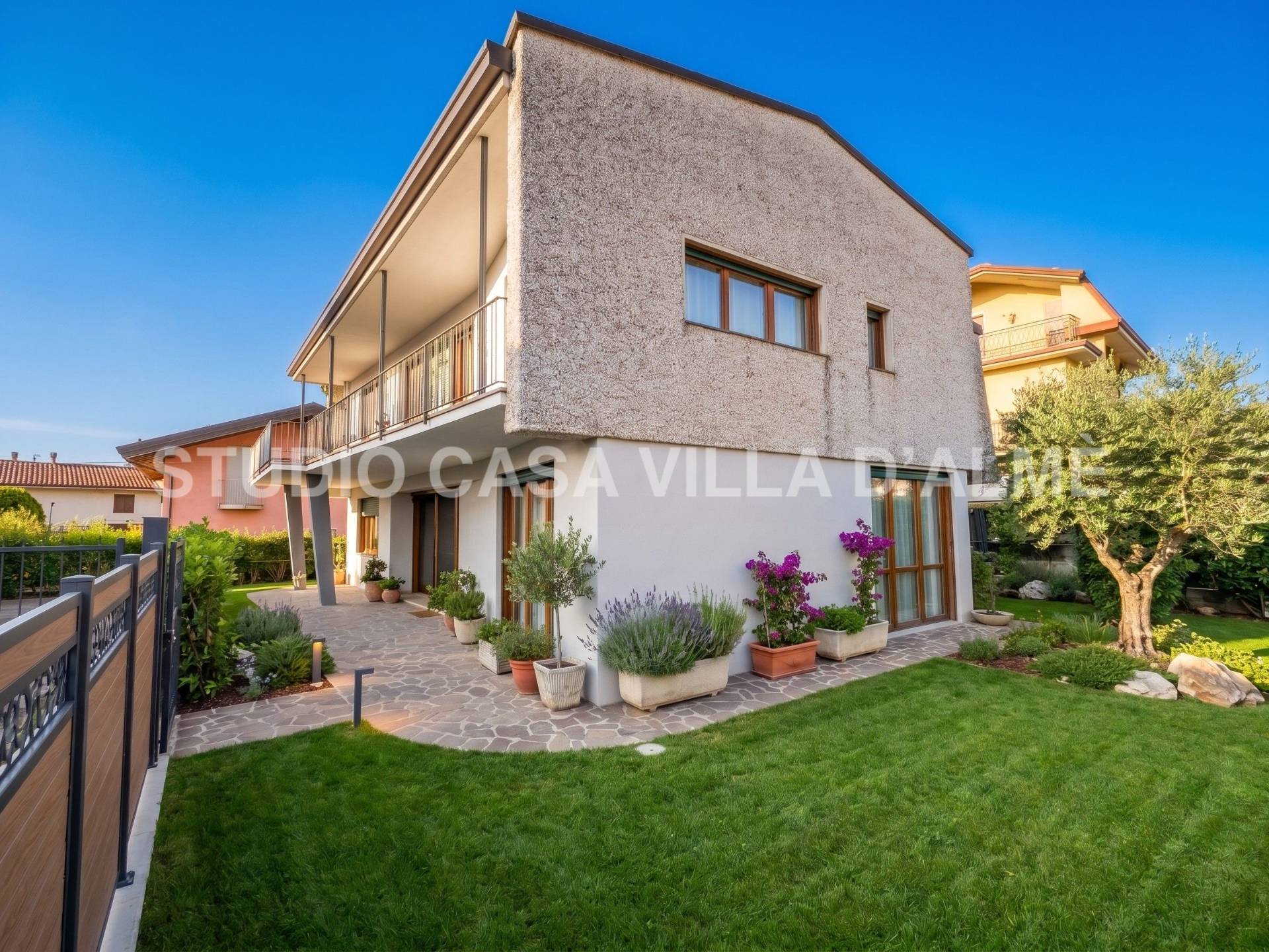 Appartamento In Vendita a Villa d'Almè